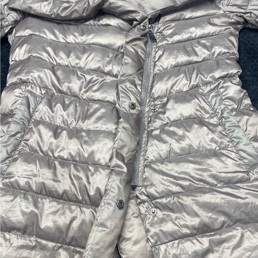 T Tahari Metallic Gray Puffer Jacket Women’s S Pockets Zip Snap 80 Down 20 Feath - Picture 8 of 13